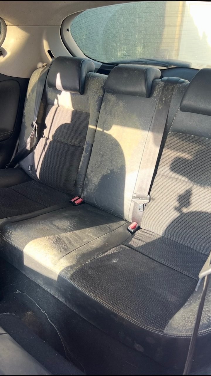 Nettoyage intérieur voiture par HSB Nettoyage