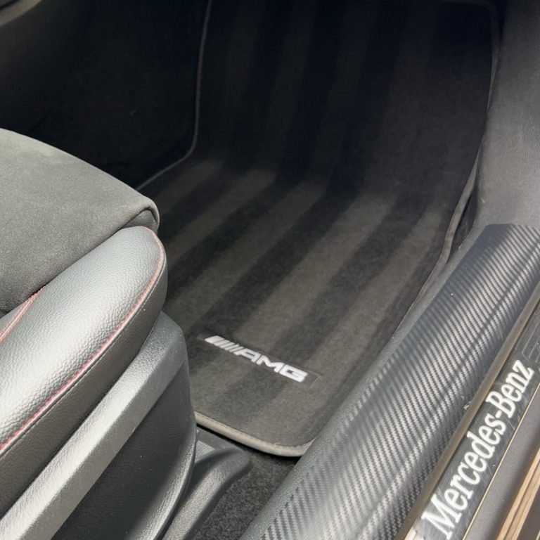 Nettoyage intérieur voiture par HSB Nettoyage